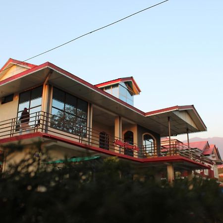 Aditya Homestay Bir-Billing Surrounded By Mountains Buitenkant foto