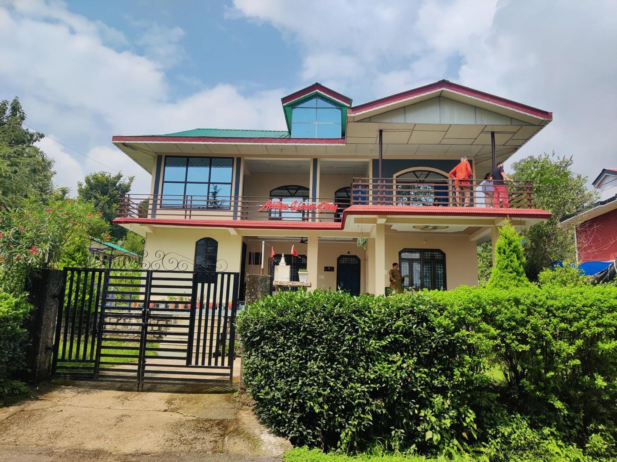 Aditya Homestay Bir-Billing Surrounded By Mountains Buitenkant foto
