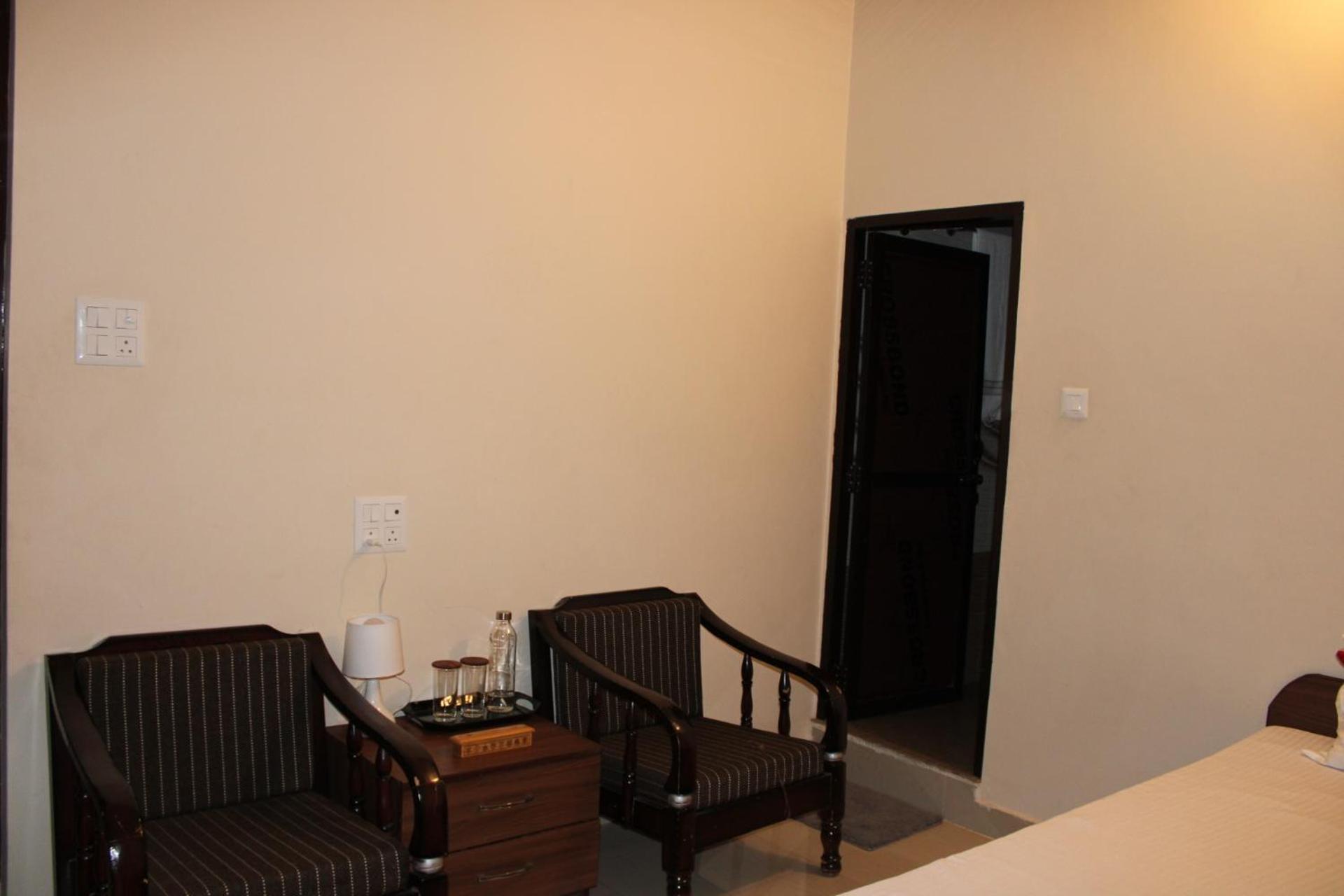 Aditya Homestay Bir-Billing Surrounded By Mountains Buitenkant foto