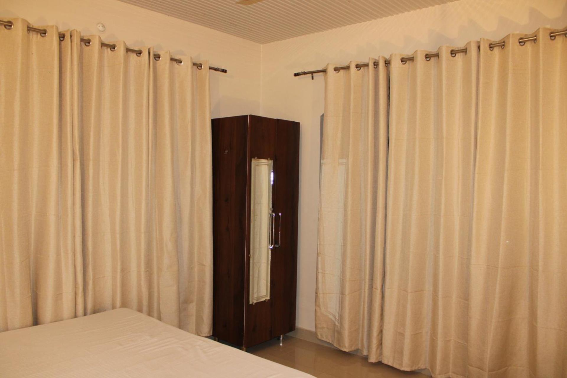 Aditya Homestay Bir-Billing Surrounded By Mountains Buitenkant foto