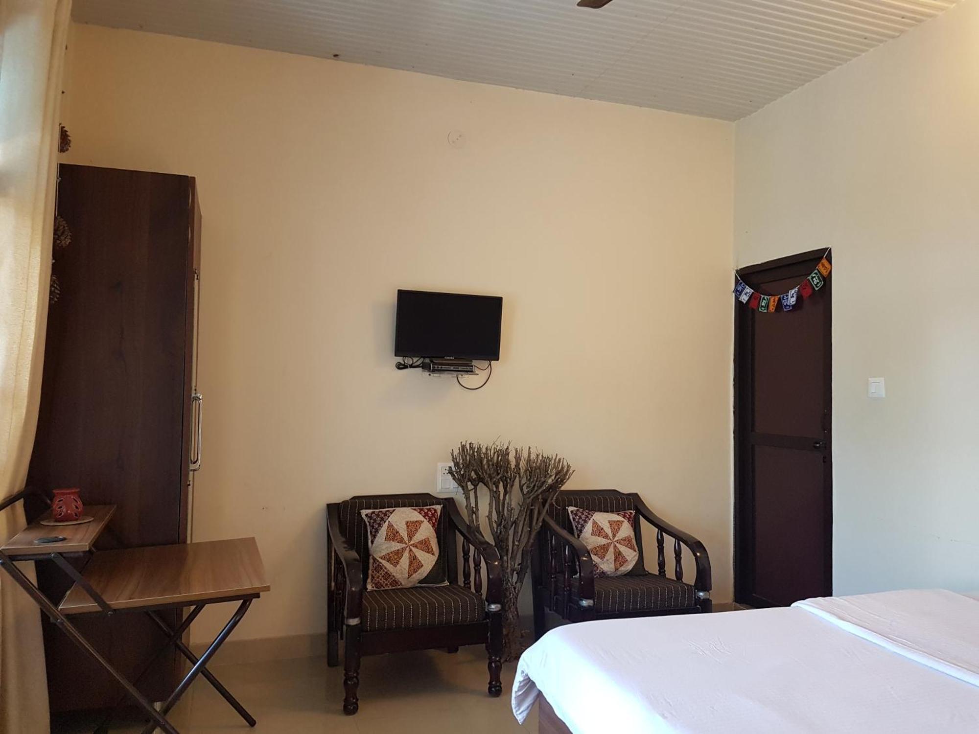 Aditya Homestay Bir-Billing Surrounded By Mountains Buitenkant foto