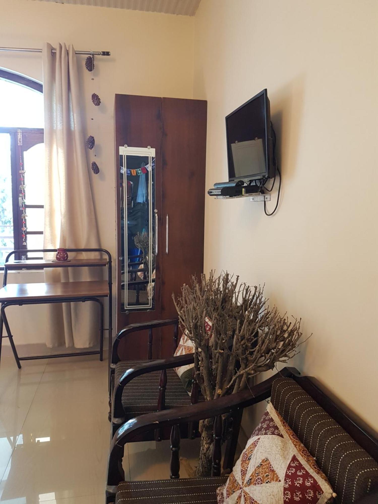 Aditya Homestay Bir-Billing Surrounded By Mountains Buitenkant foto
