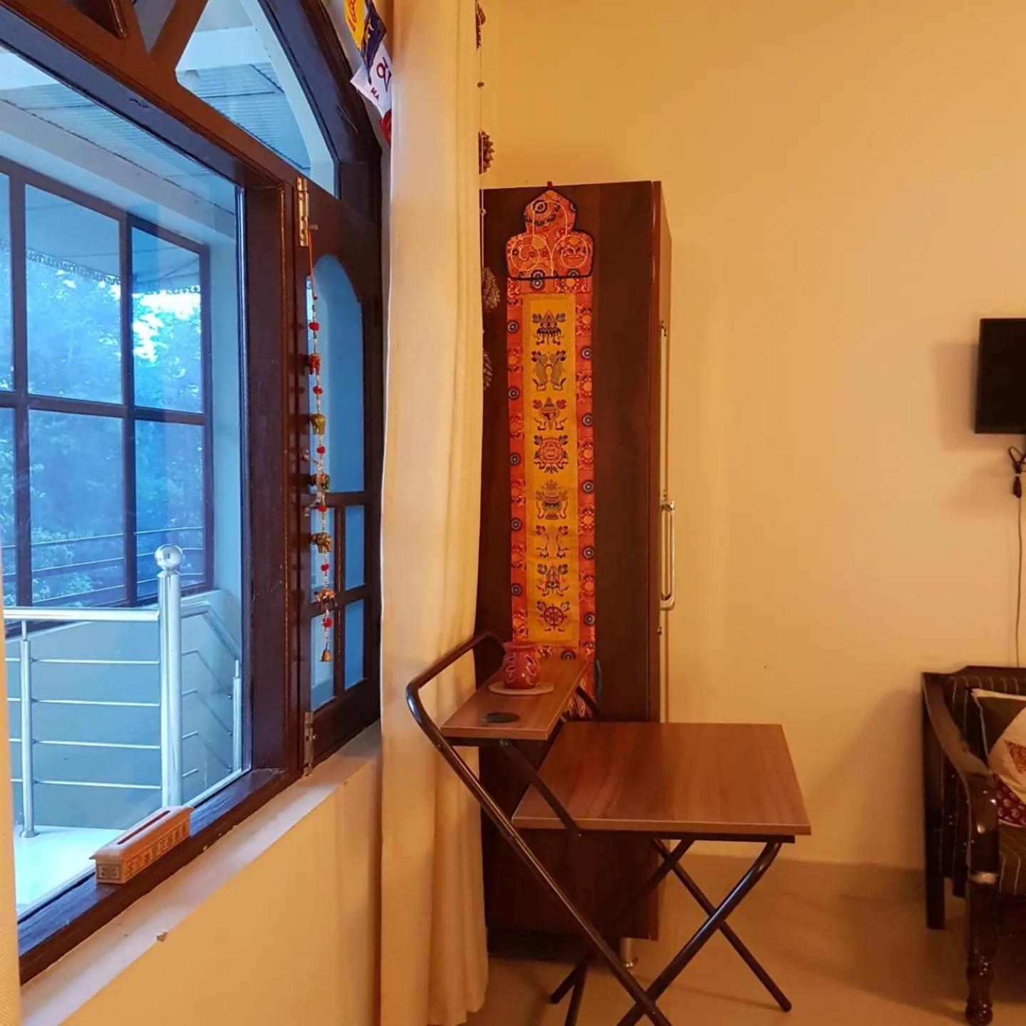 Aditya Homestay Bir-Billing Surrounded By Mountains Buitenkant foto