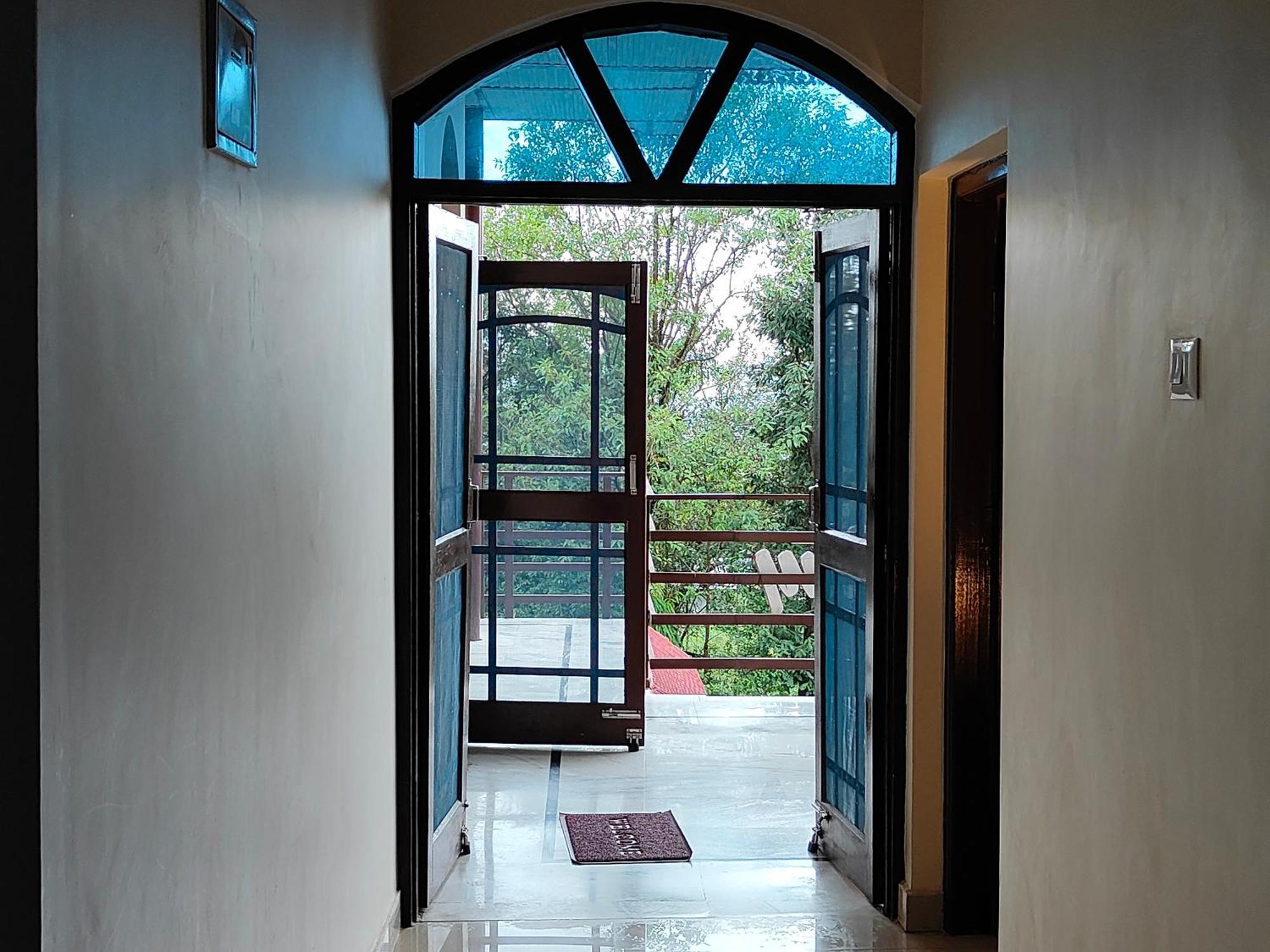 Aditya Homestay Bir-Billing Surrounded By Mountains Buitenkant foto