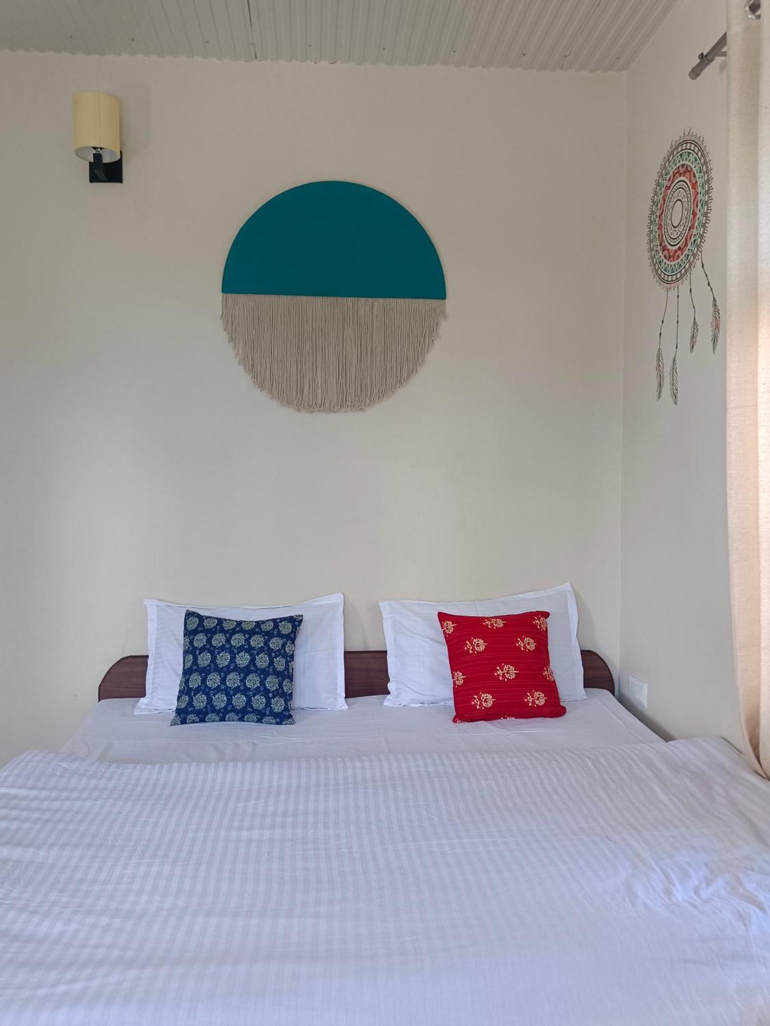 Aditya Homestay Bir-Billing Surrounded By Mountains Buitenkant foto